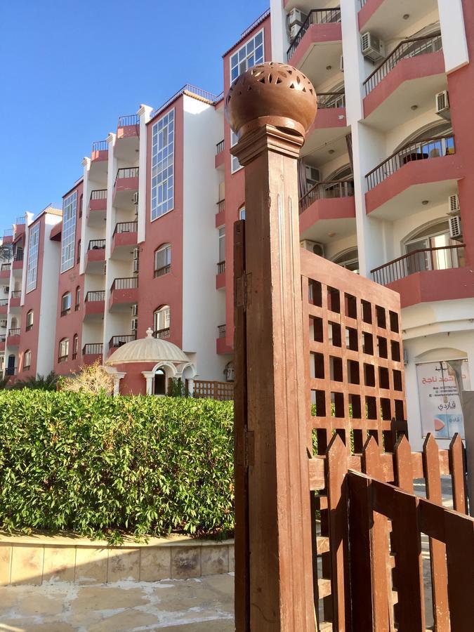 Desert Pearl Apartment ฮูร์กาดา ภายนอก รูปภาพ
